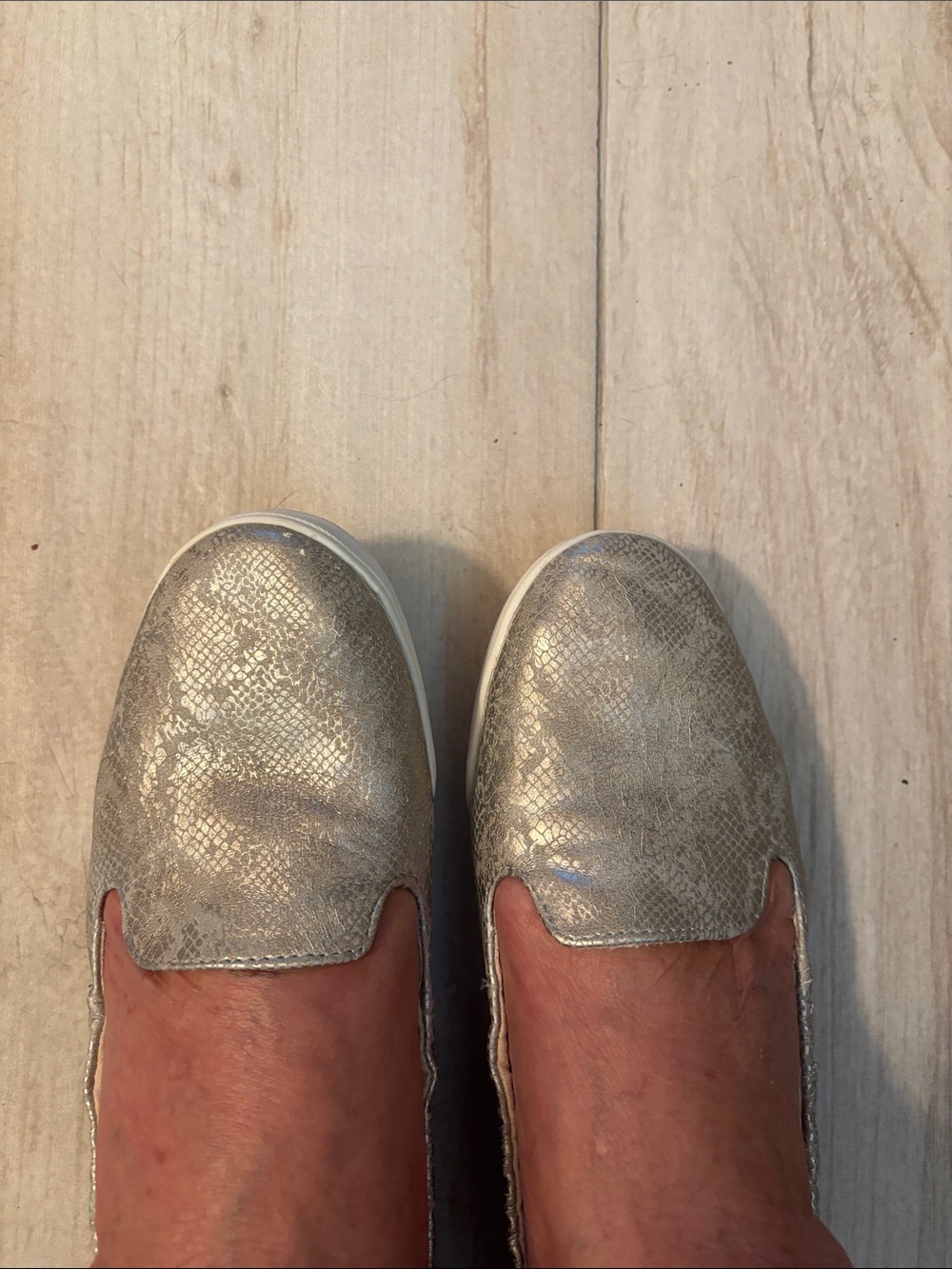 KRUZERS by Fitkick. Metallic Silver Women's Slip-On Loafers. With carry pouch.